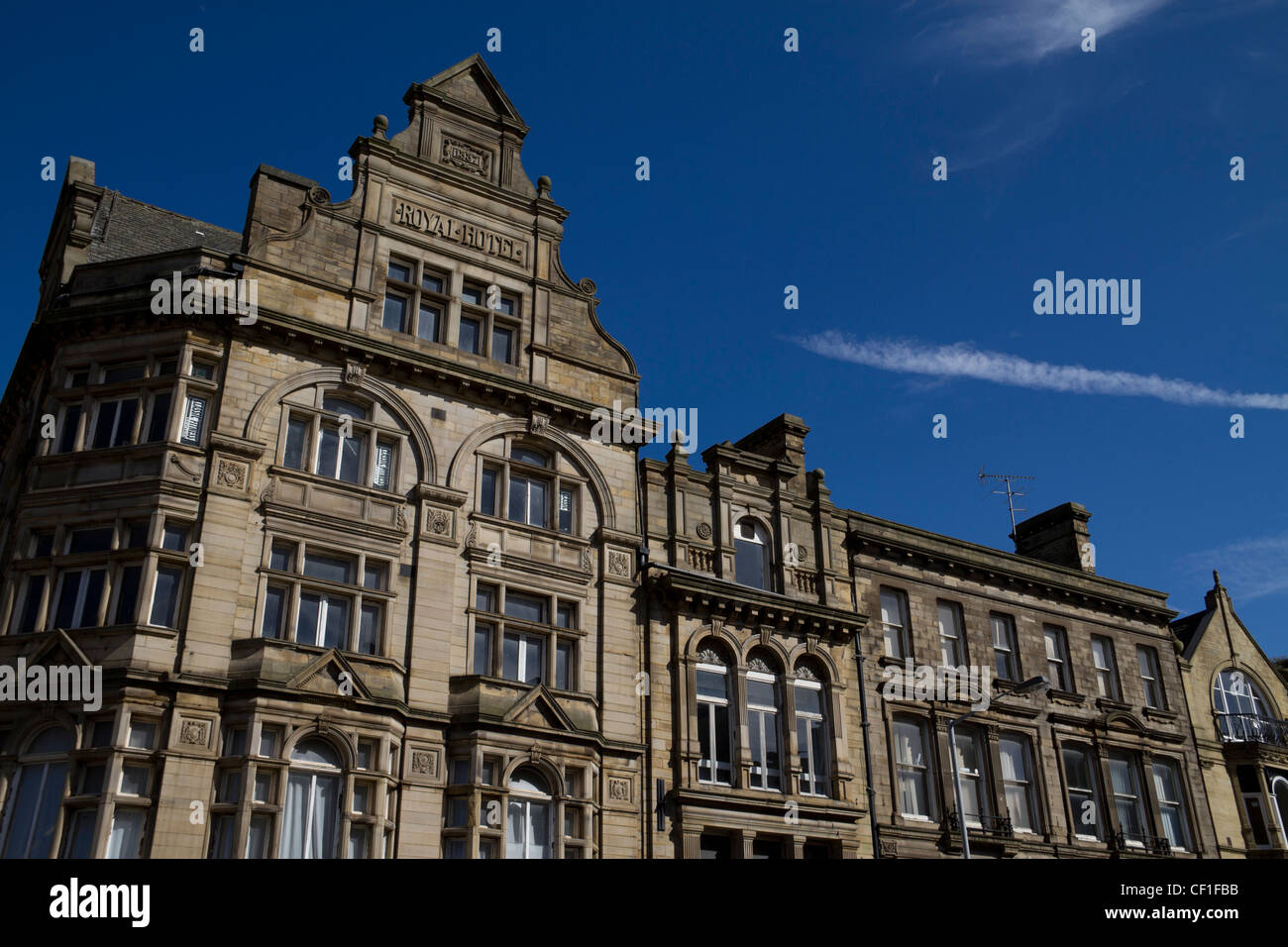 Detalle de la construcción del antiguo Hotel Royal; ahora una sucursal
