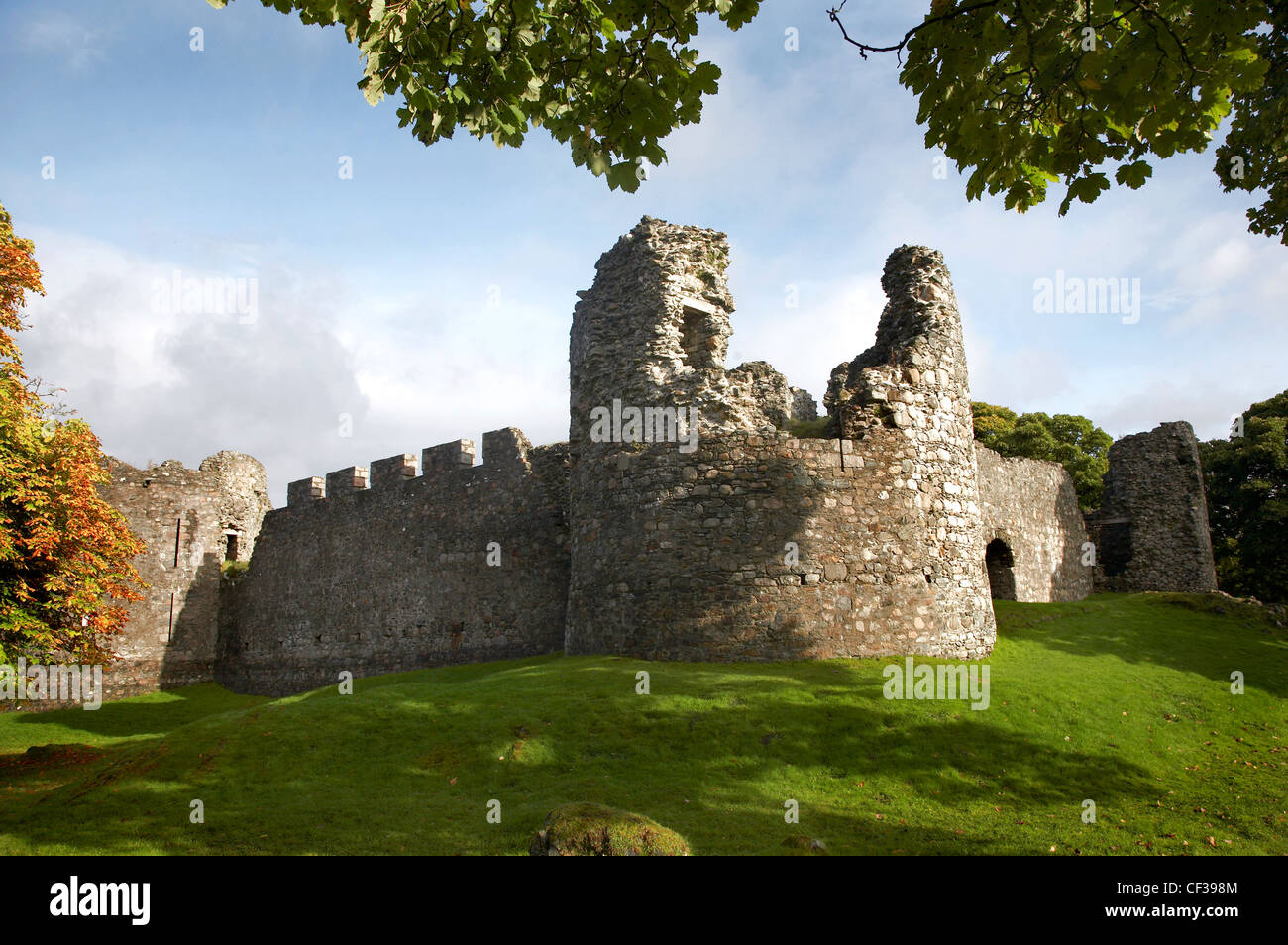 Los restos históricos de Old Inverlochy Castle en las Highlands escocesas. Foto de stock