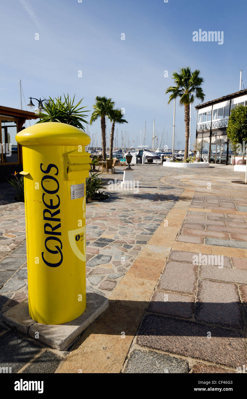 Buzón de correos - Marina Rubicón en Playa Blanca, Lanzarote, Islas  Canarias Fotografía de stock - Alamy