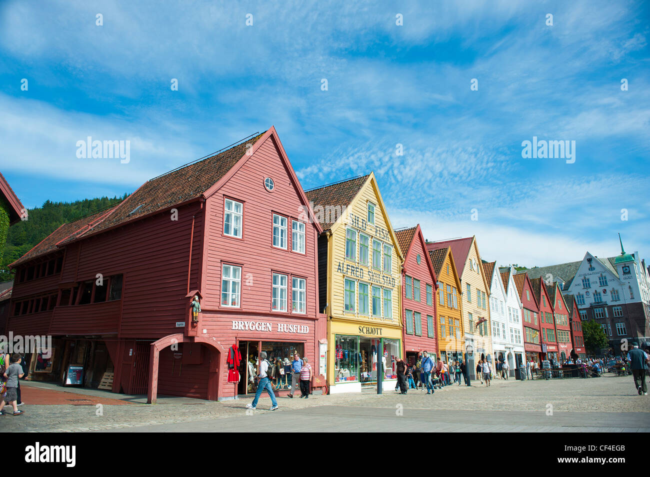 Las coloridas casas de madera de Bryggen histórico/Bergen, Noruega. Clasificada como Patrimonio Mundial por la UNESCO Foto de stock