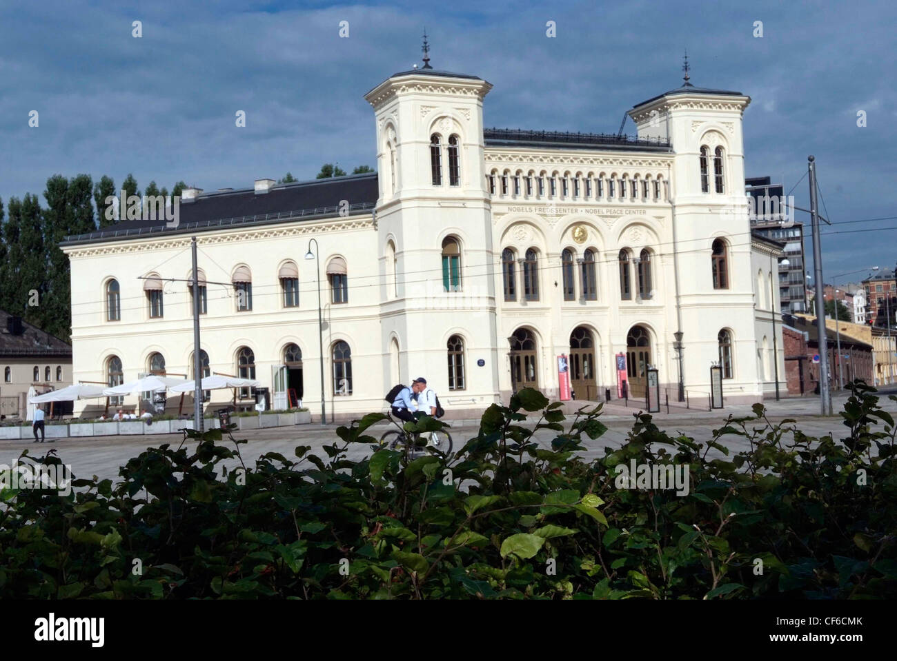 El Premio Nobel de Noruega Oslo Center, una antigua estación de ferrocarril. La ceremonia de entrega del premio se celebra anualmente en el Ayuntamiento de la ciudad cercana. Foto de stock