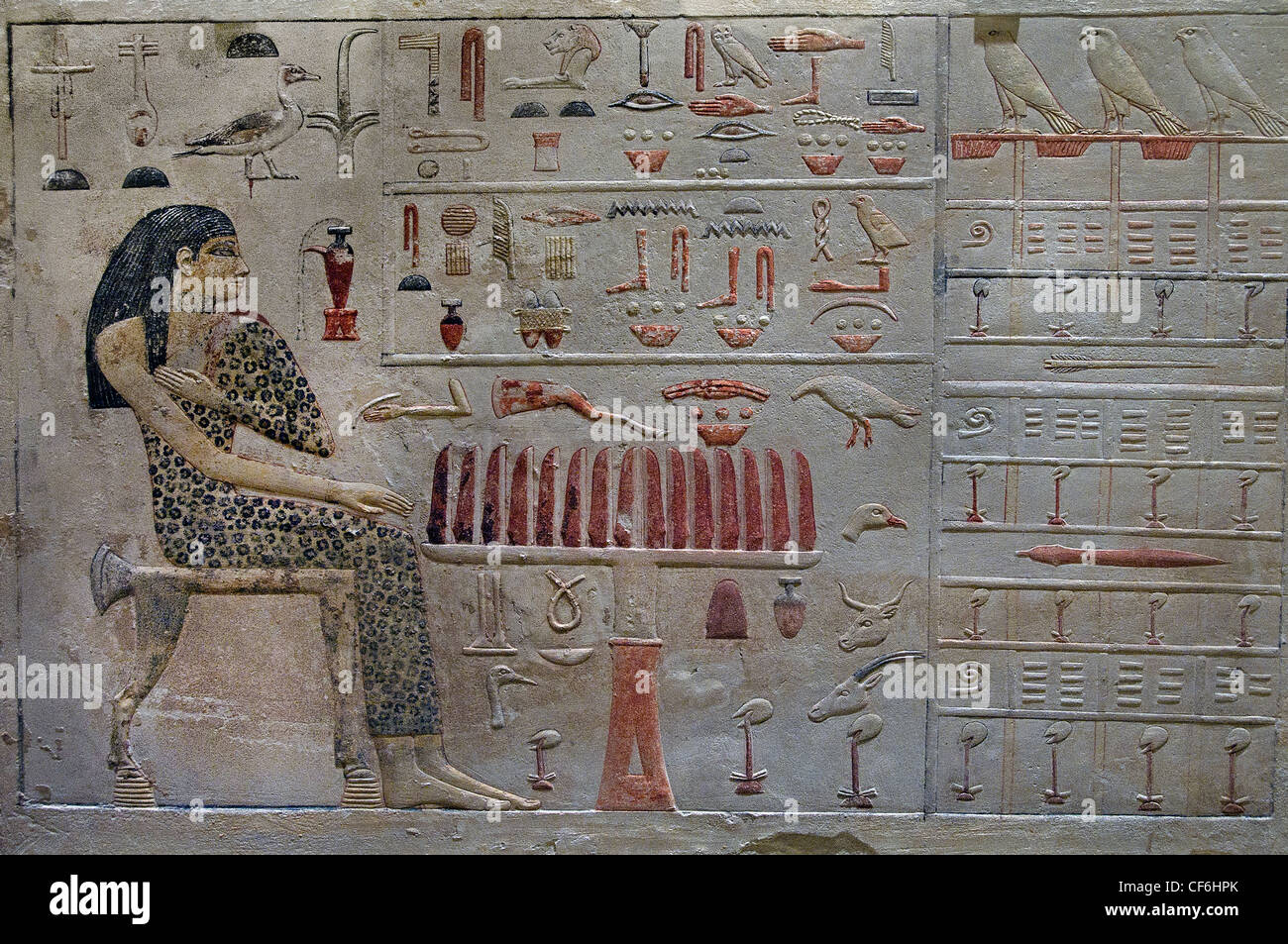 La princesa Nefertiabet delante de su comida reinado de Khéops - Keops 2590 - 2565 BC 4 Dynasty Giza Egipto jeroglífico egipcio Foto de stock