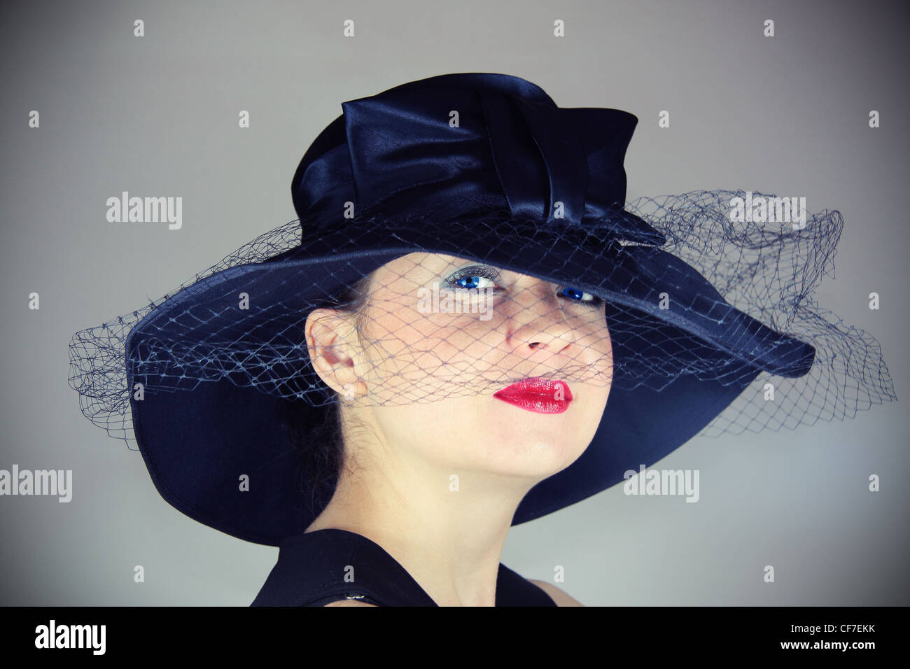Moda elegante sombrero vintage mujer Foto de stock