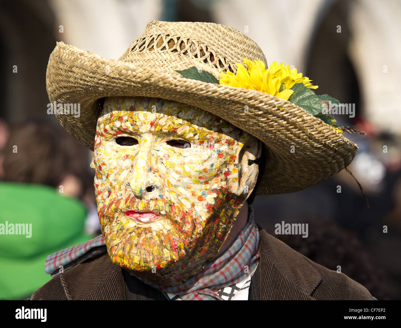 Máscara de girasoles de Van Gogh en Carnaval en Venecia Fotografía de