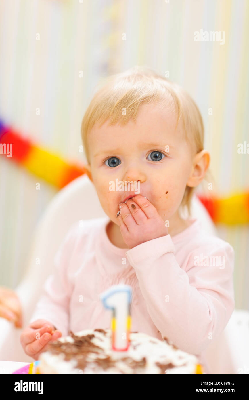 Comer Bebe Embarrado Fotos E Imagenes De Stock Alamy