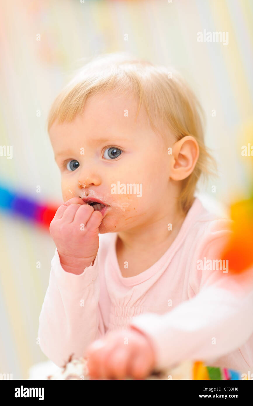Comer Bebe Embarrado Fotos E Imagenes De Stock Alamy