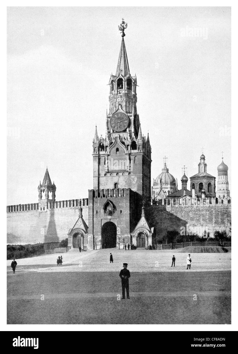 1926 ex Estado entrada al Kremlin Troitskaya Trinity Tower Foto de stock