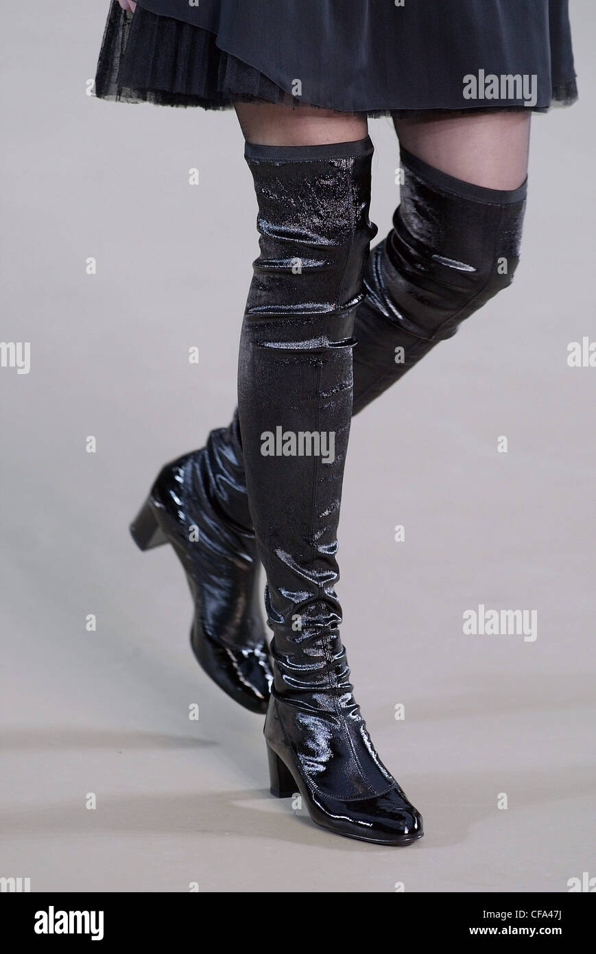 Botas De Charol Fotos e Imágenes de stock - Alamy