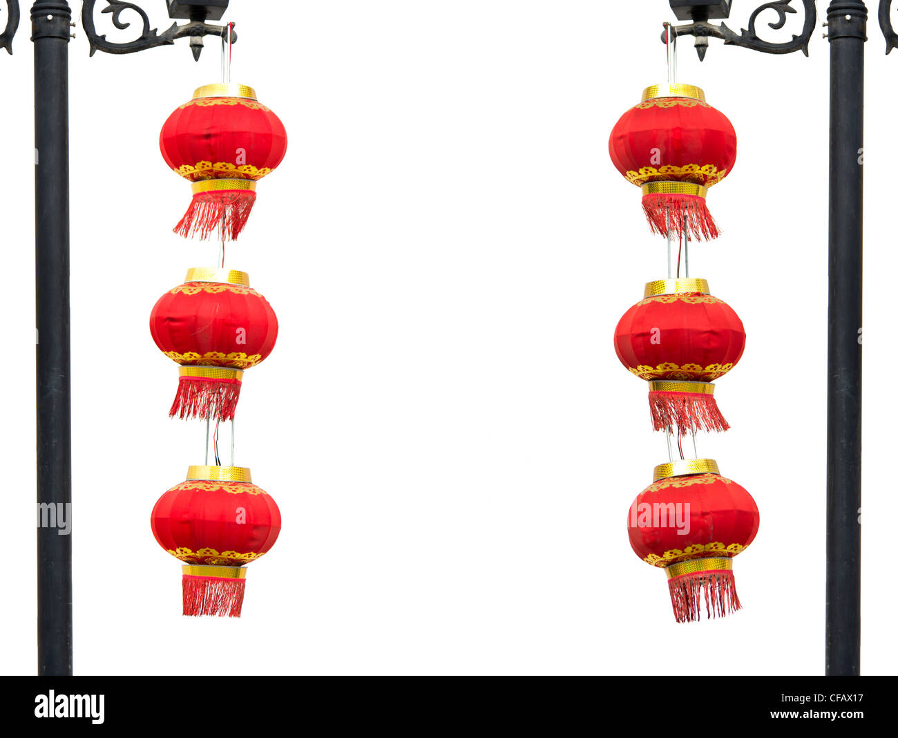Dos grupos de chinos linterna roja colgando de farola en el fondo blanco.Adobe RGB guardado para un agradable color rojo mostrar Foto de stock