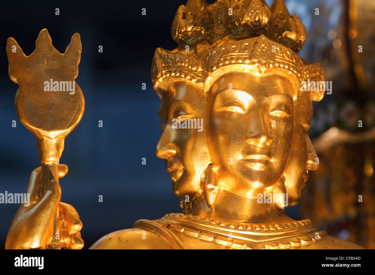 Tailandia Bangkok Erawan Shrine La Estatua Del Dios Hindú Brahma Aka