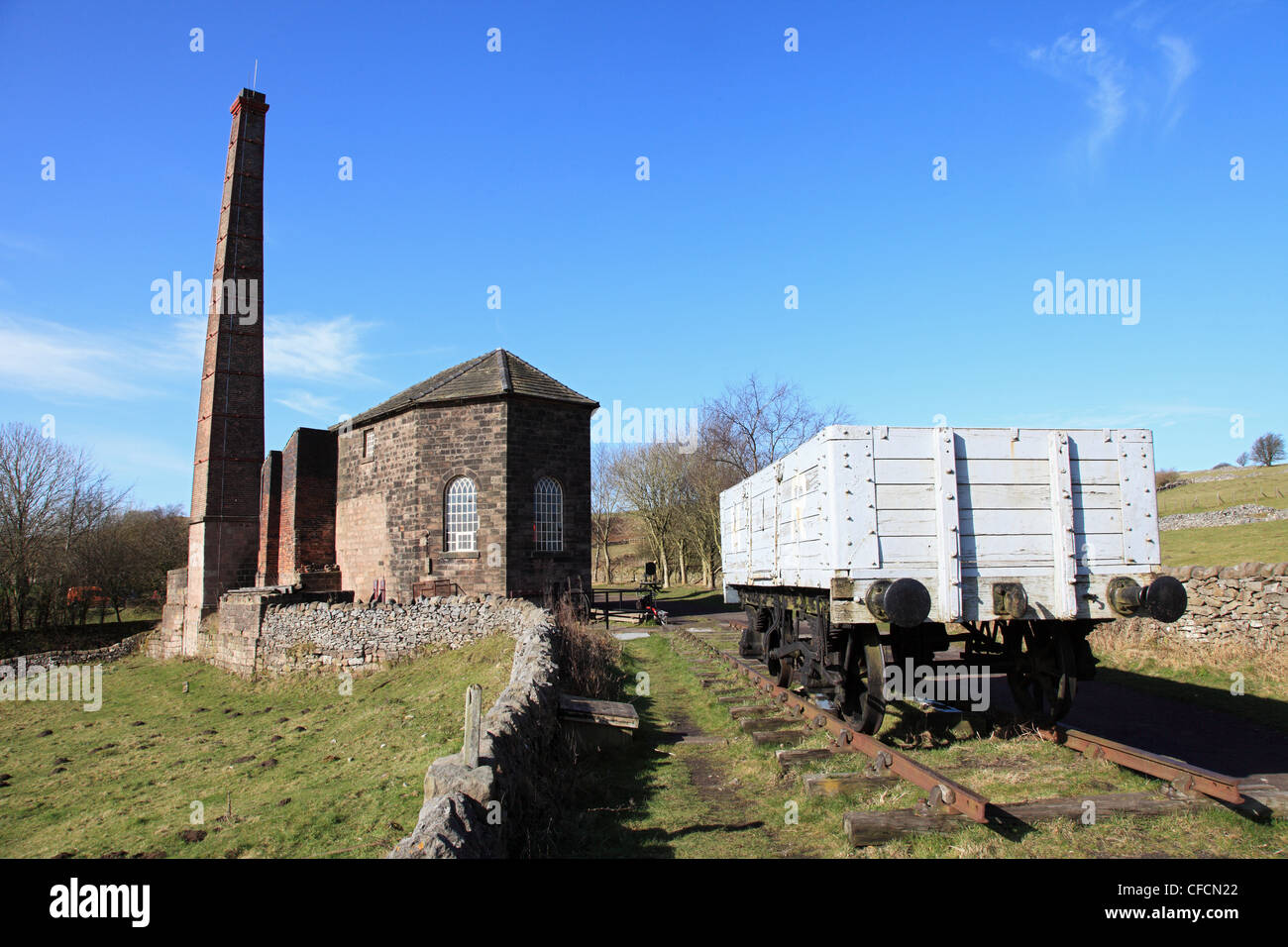 Un camión de carbón y el motor o casa de bobinado y Picos de Cromford Railway Midleton Top, Derbyshire, Inglaterra Foto de stock