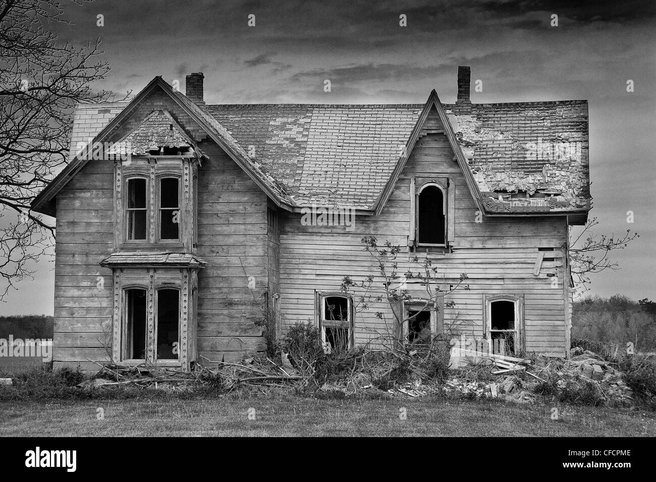 Viejas casas abandonadas fotografías e imágenes de alta resolución - Alamy