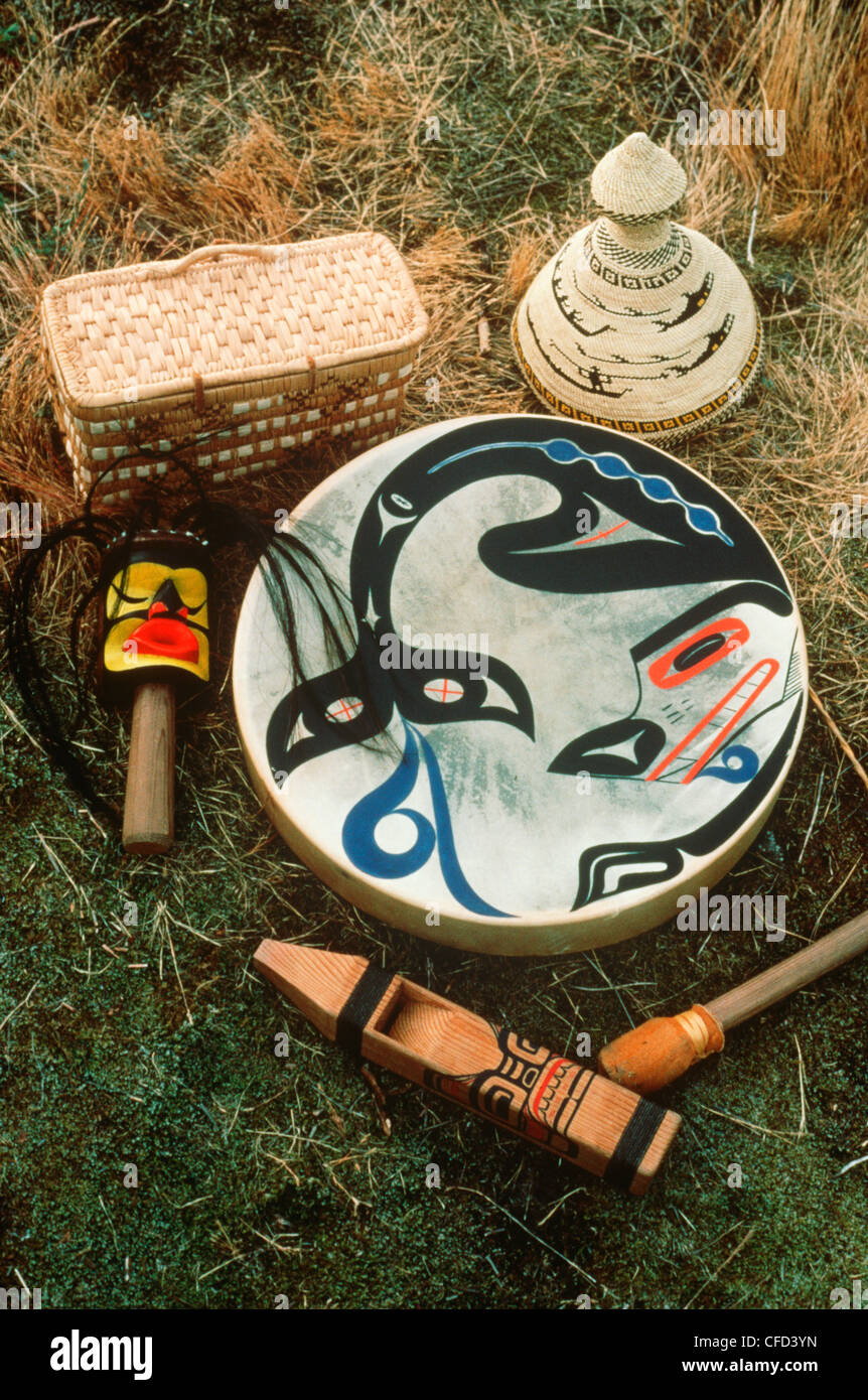 La cultura de las primeras naciones Nuu-chah-nulth artefactos, British Columbia, Canadá. Foto de stock