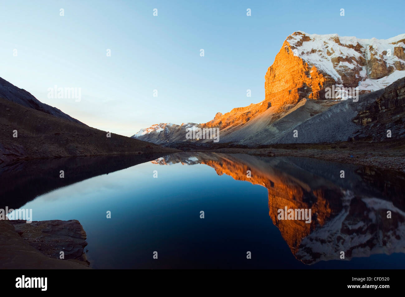 Laguna del Avellanal, Cerro de Ritacuba, 5230m, el Parque Nacional Cocuy, Colombia, Sur America Foto de stock