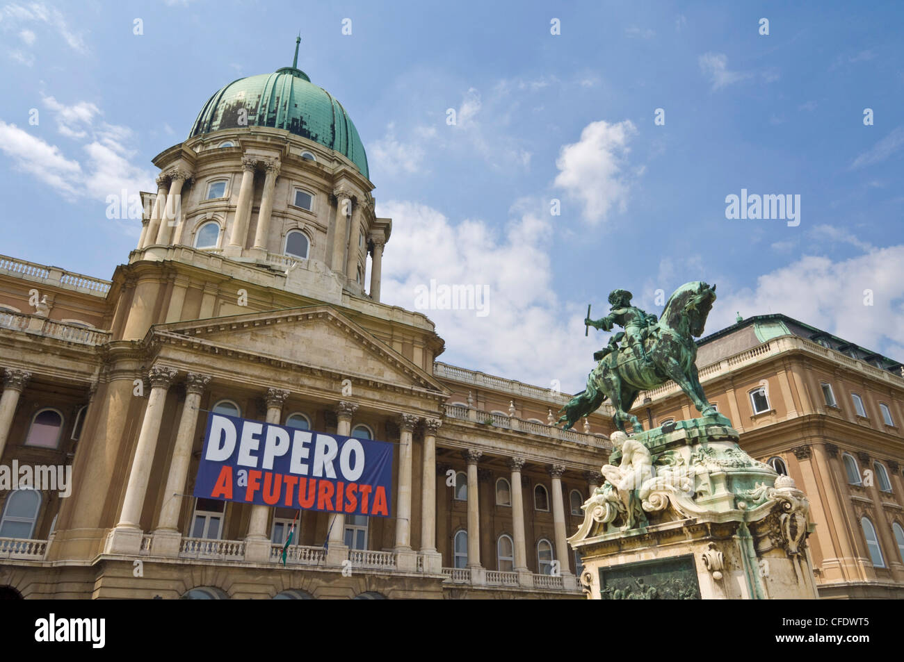 Galería Nacional Húngara, una parte del Palacio Real, el barrio del Castillo, en el lado Pest del Danubio, Budapest, Hungría Foto de stock