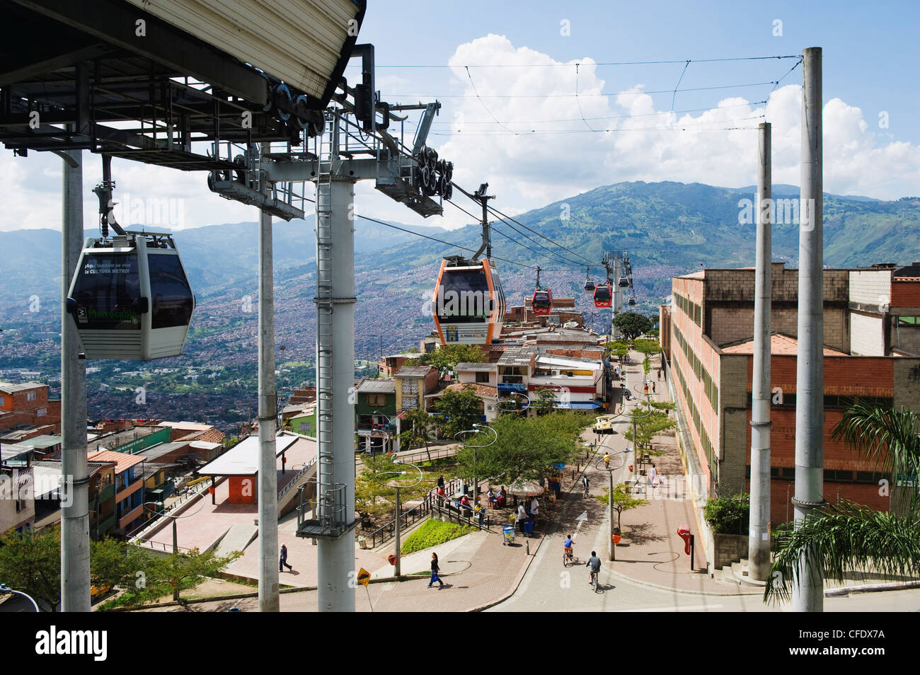 Metrocable medellin colombia fotografías e imágenes de alta resolución -  Alamy