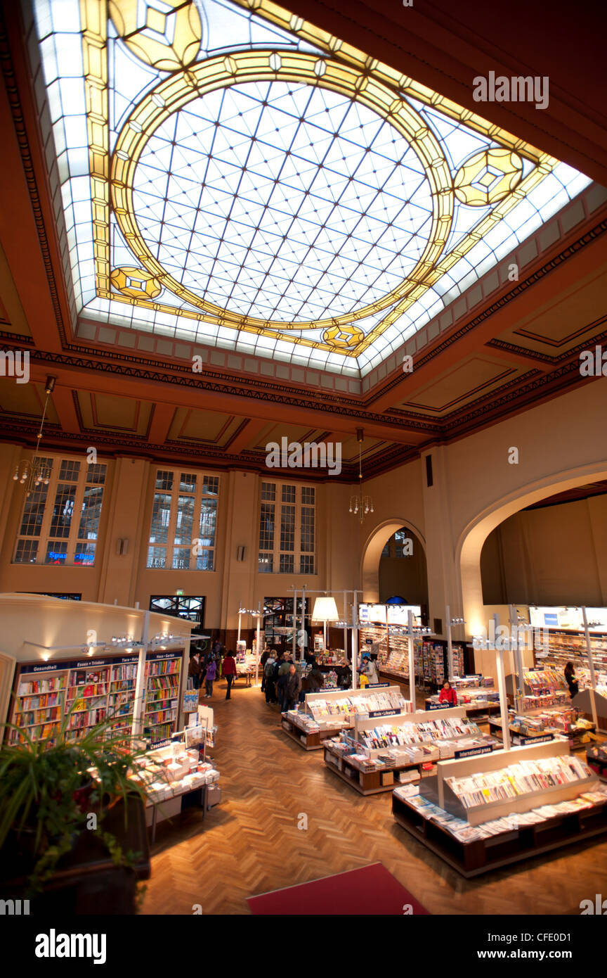 Librería en Hauptbahnhof Leipzig, Sajonia, Alemania, Europa Foto de stock