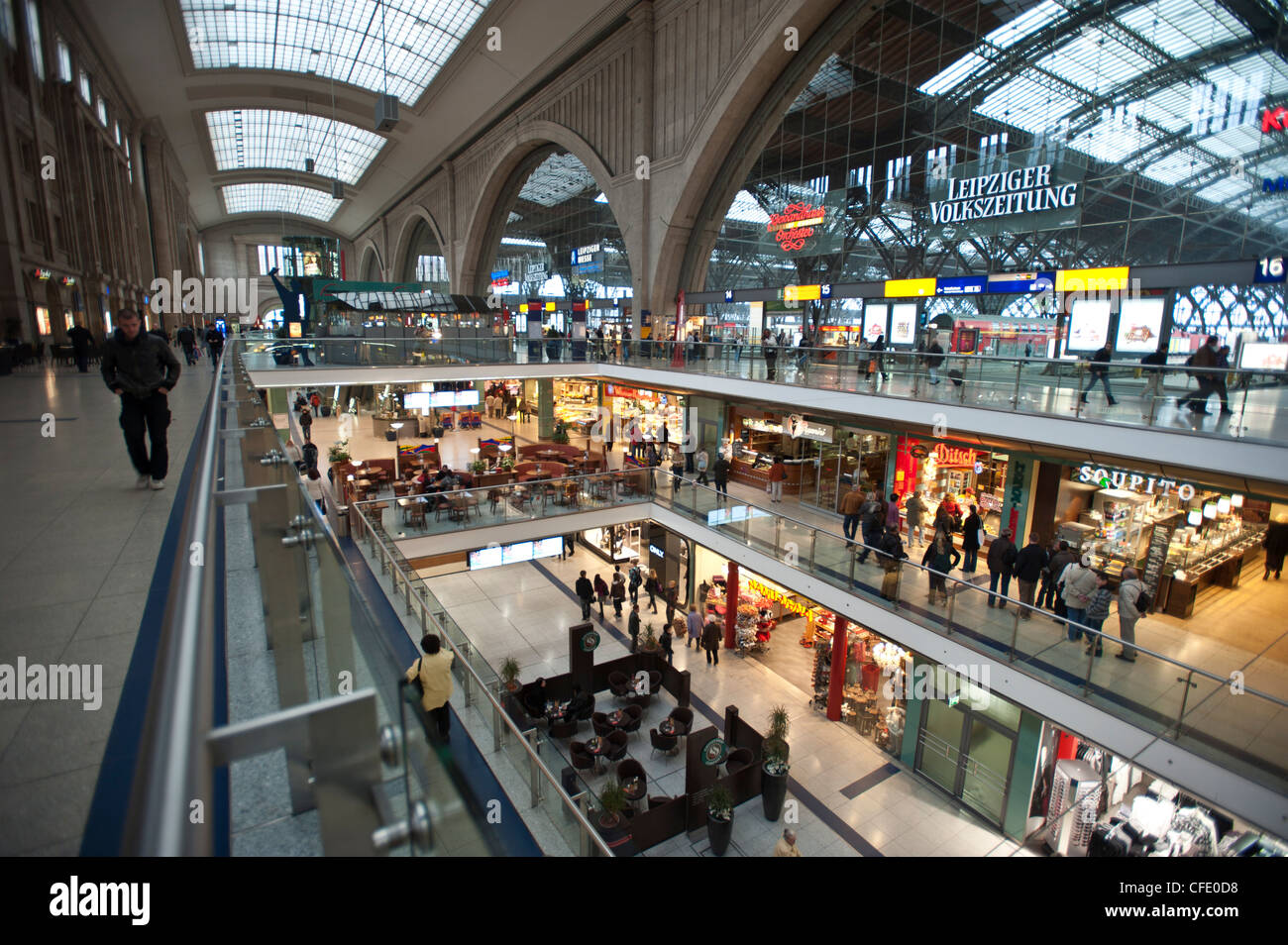 La Hauptbahnhof Leipzig, Sajonia, Alemania, Europa Foto de stock