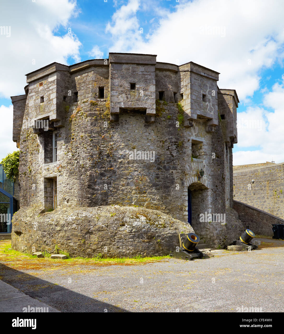 Athlone castillo en verano, Co. Westmeath, Irlanda. Foto de stock