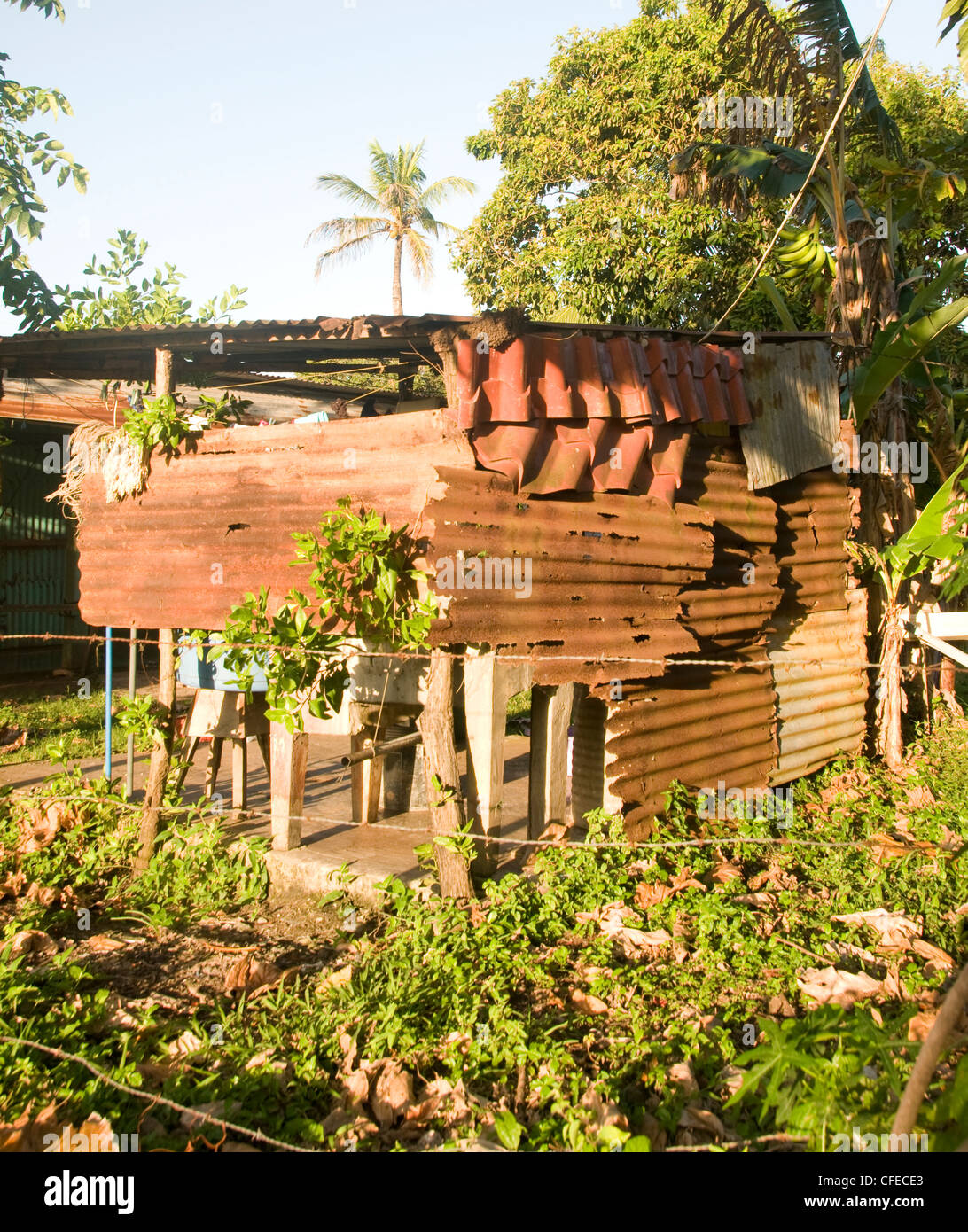 Edificio de la casa de chapa de zinc Big Corn Island Nicaragua América  Central Fotografía de stock - Alamy