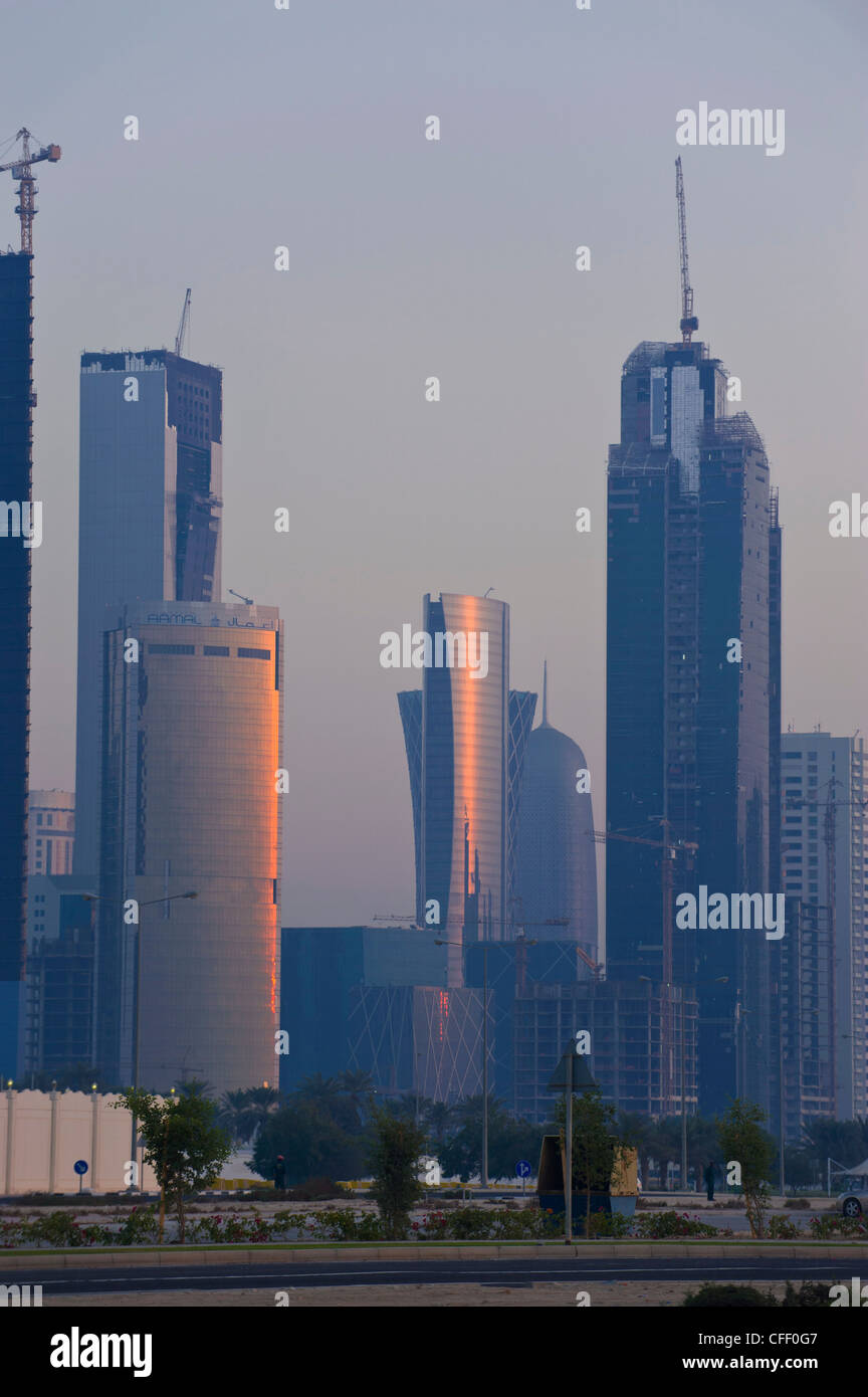 Arquitectura moderna, Doha, Qatar, Oriente Medio Foto de stock