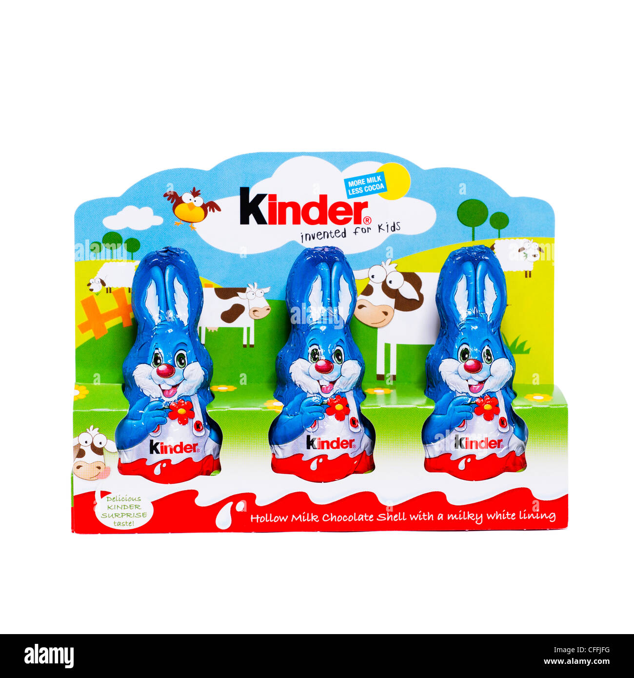 Un pack de Kinder chocolate conejitos de Pascua sobre un fondo blanco. Foto de stock