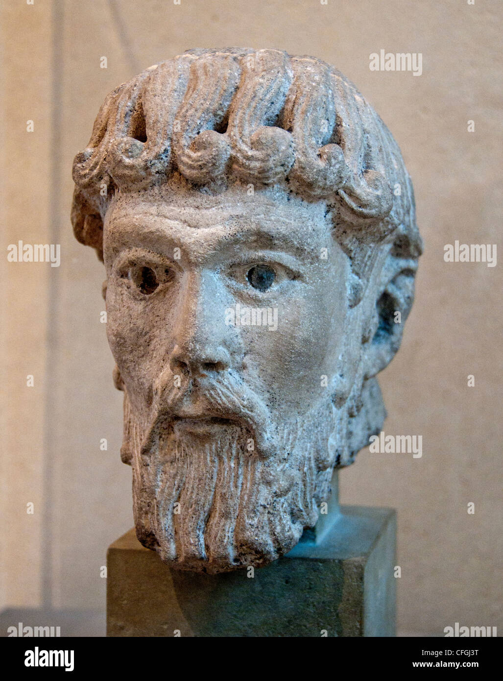 La cabeza de la tumba de San Pedro de San Lázaro, la Catedral de San