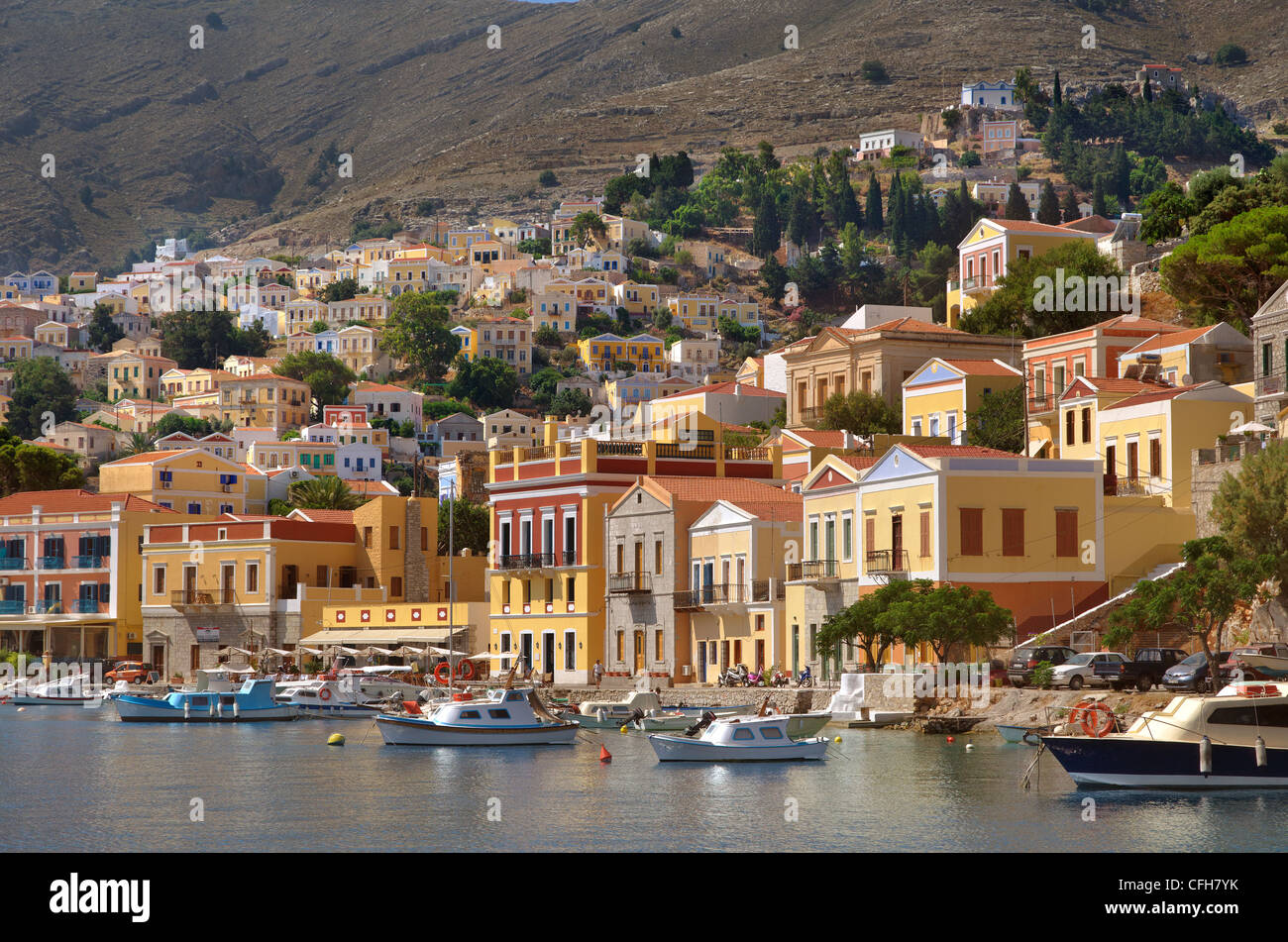 Puerto de Symi, isla griega de Symi, grupo de islas del Dodecaneso del Egeo, Grecia Foto de stock