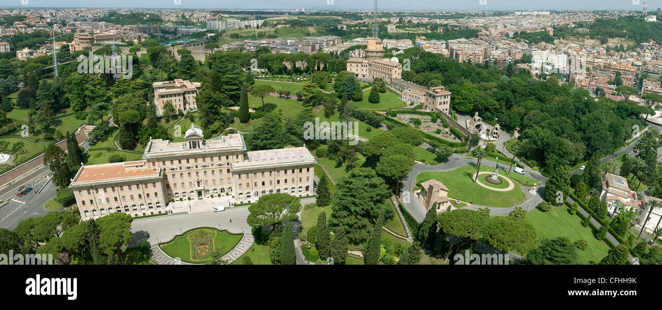 Vista panorámica de la residencia papal en el Vaticano, visto desde la Basílica de San Pedro Foto de stock