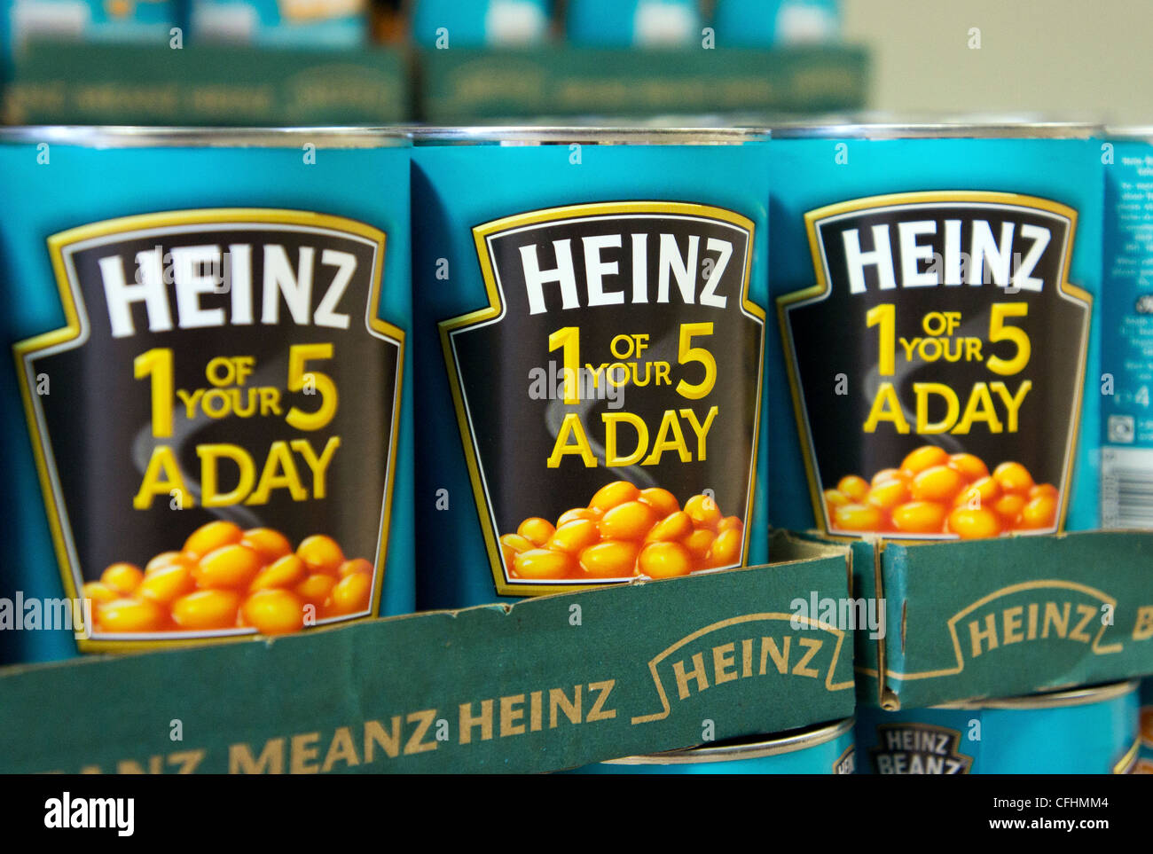 Latas de Heinz Baked Beans Foto de stock