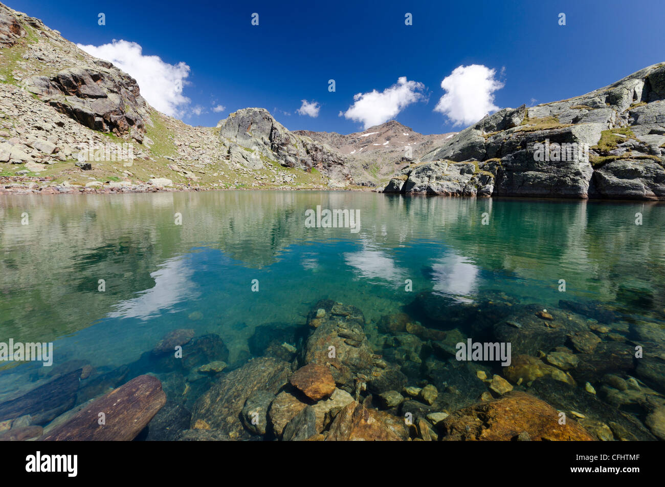 Italia, Lombardía, el Parque Nacional de Stelvio, Nero Lake Foto de stock