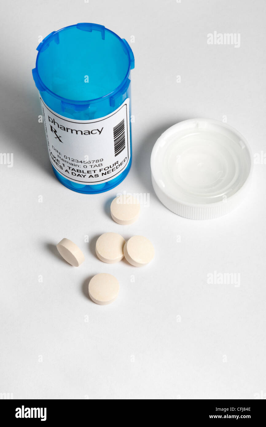 Bote de pastillas, concepto de asistencia sanitaria y medicina Fotografía  de stock - Alamy