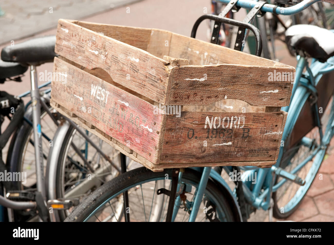Bicicleta holandesa con cajón sale