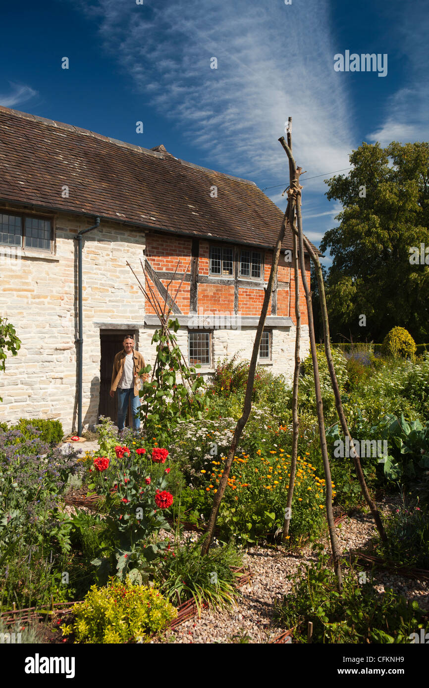 Warwickshire, Wilmcote, Mary Arden's house, Palmer's Farm cottage garden Foto de stock