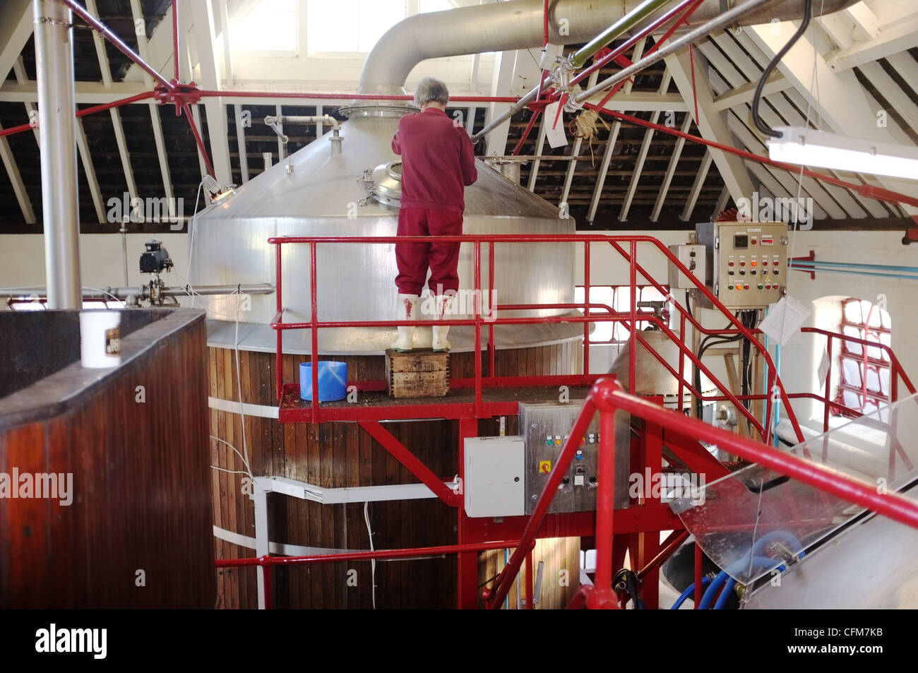 Gancho Cervecería Norton limpieza interior de fermentación iva Foto de stock