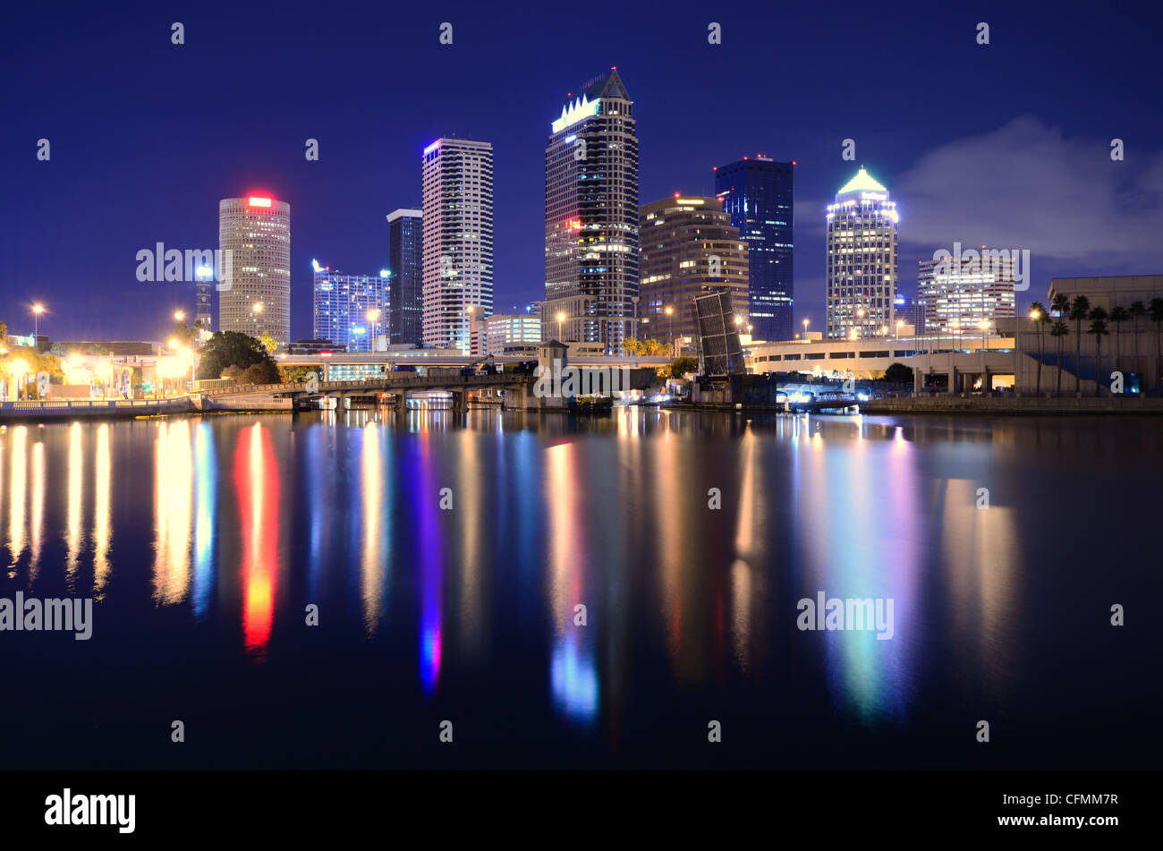 El perfil del centro de la ciudad de Tampa, Florida Foto de stock