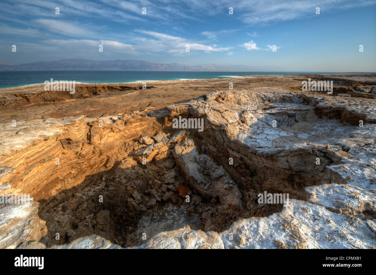 Sink holes cerca del Mar Muerto en Ein Gedi, Israel. Foto de stock
