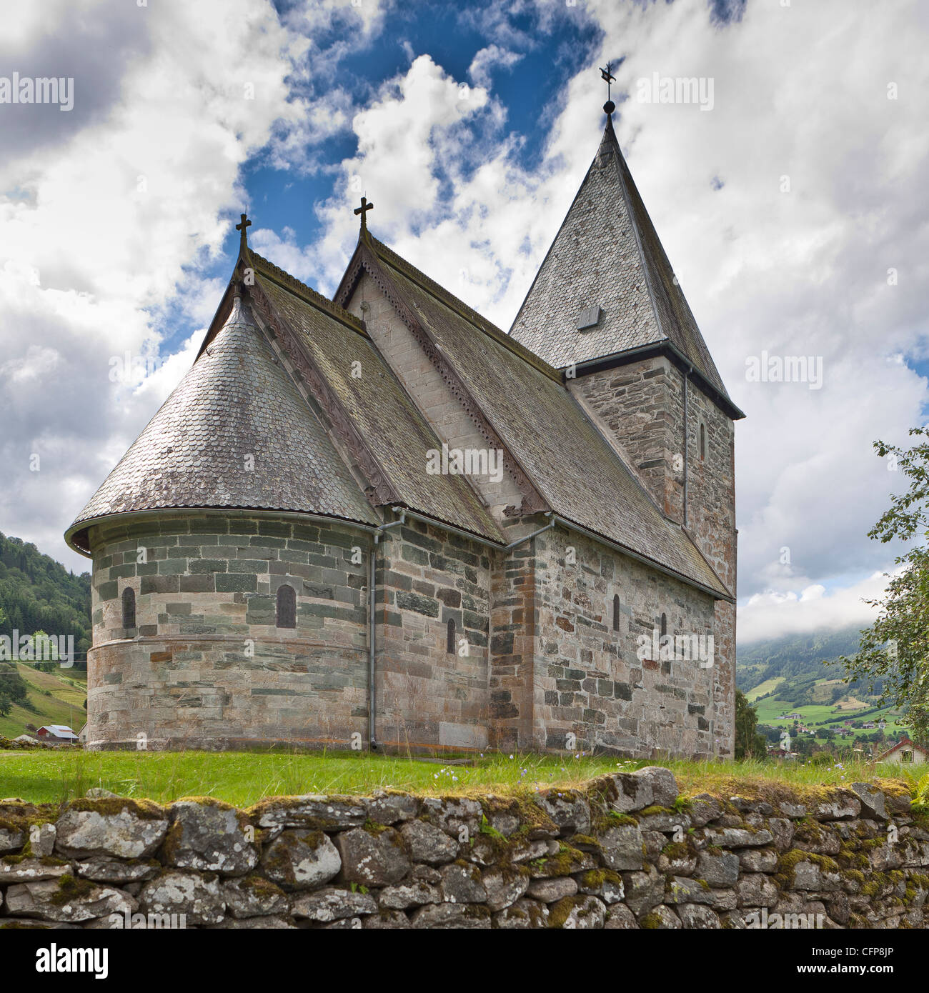 Iglesia de piedra Hove Vik, Sogn, Noruega Foto de stock
