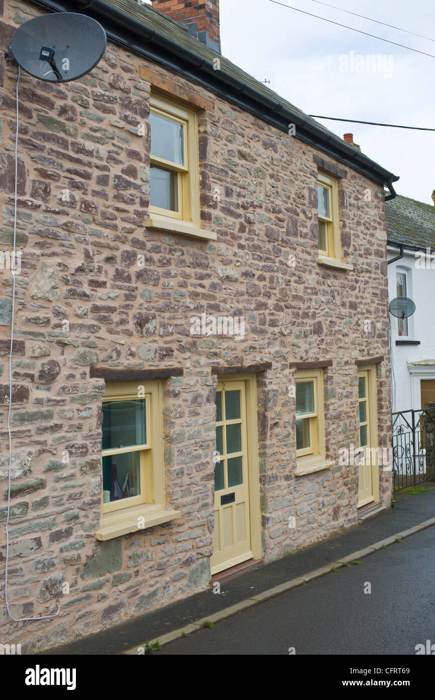 Par de renovadas casas pareada en Talgarth Gales Powys UK Foto de stock