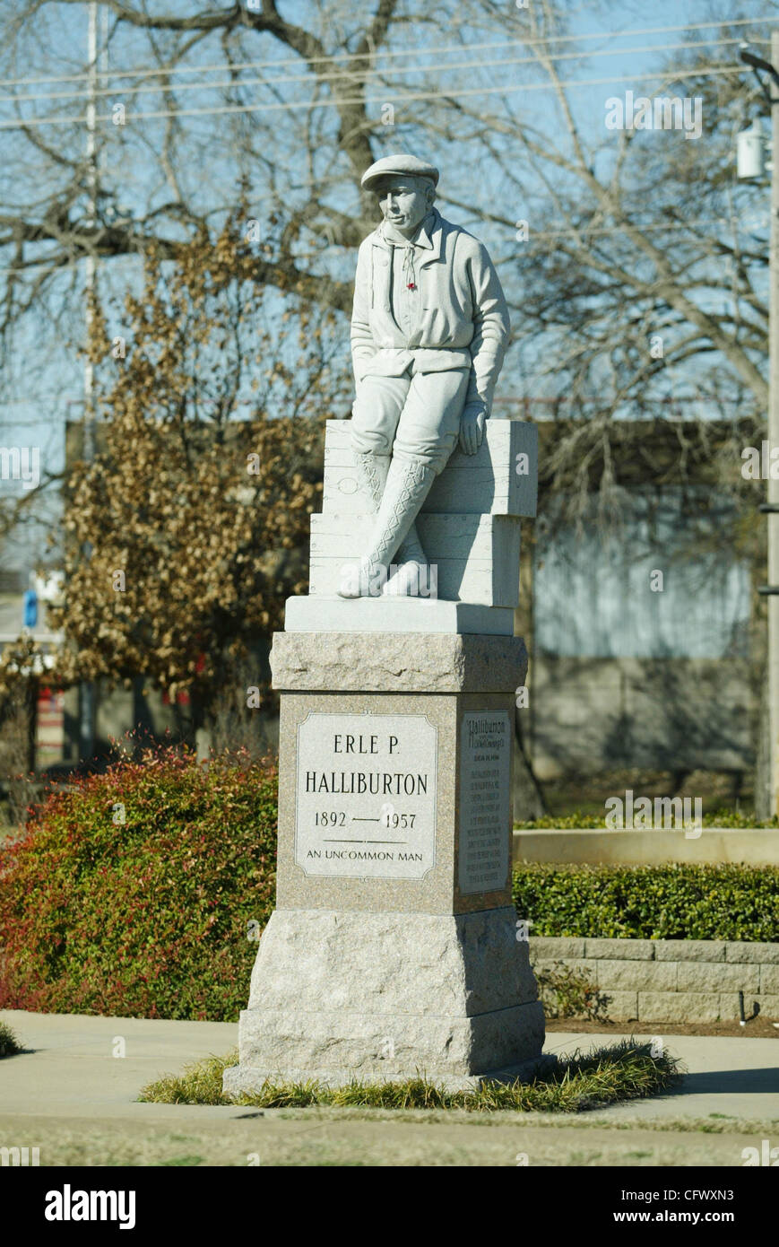 Marzo 04, 2007 - Duncan, Oklahoma, Estados Unidos - una estatua en honor a especialista petrolero ERLE P. HALLIBURTON está en Duncan Memorial Park en EE.UU. Highway 81, una parte de la Chisholm Trail. (Crédito de la imagen: (c) Robert Hughes/ZUMA Press) Foto de stock