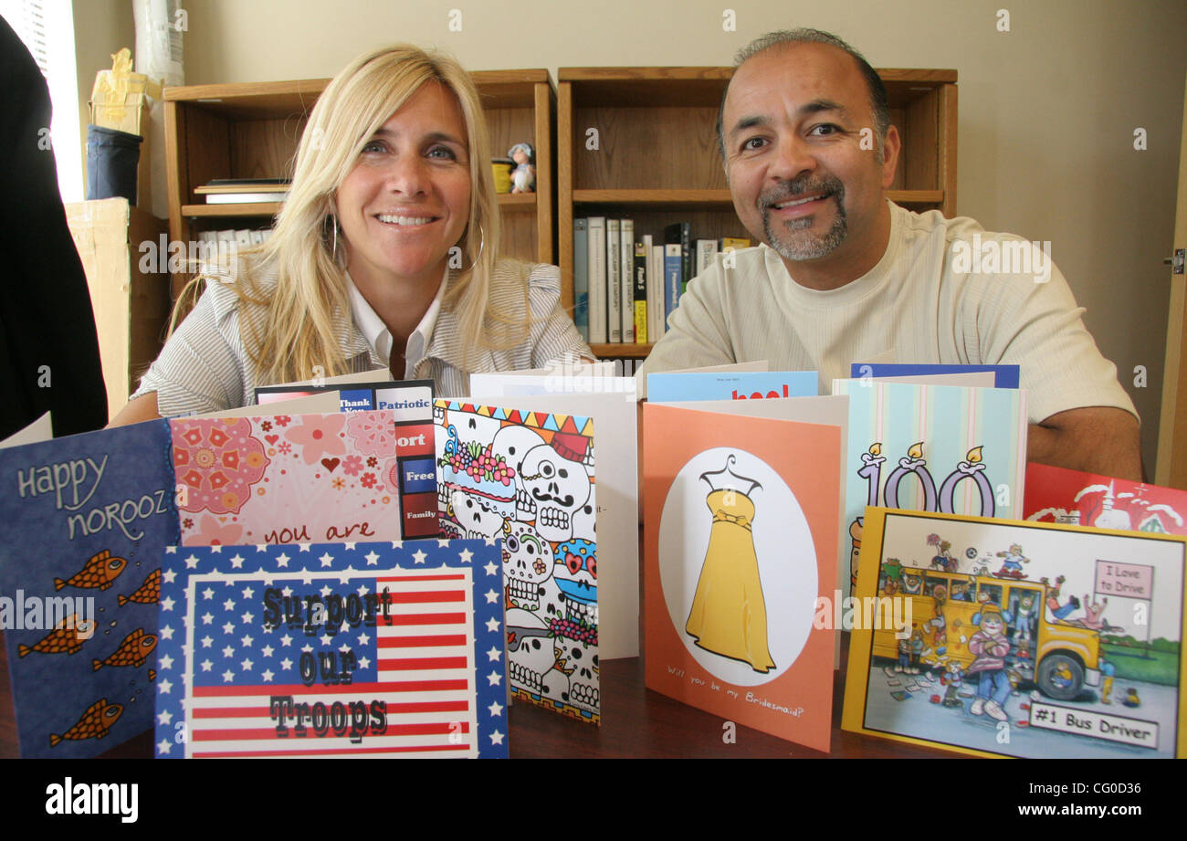 Mindy Rosso Y Nasser Gaemi De San Ramon Del Universo De Tarjetas De Felicitacion Mostrar El Lote De Tarjetas Disponibles En Su Sitio Web Jay Solmonson Tri Valley Herald Fotografia De Stock Alamy Mindy Rosso Y Nasser Gaemi De San Ramon Del Universo De Tarjetas De Felicitacion Mostrar El Lote De Tarjetas Disponibles En Su Sitio Web Jay Solmonson Tri Valley Herald Fotografia De Stock Alamy