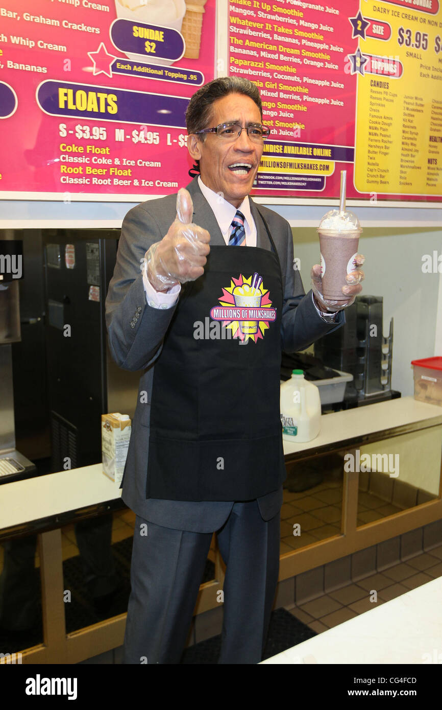 Ted Williams, el hombre con la voz de oro, crea "La voz de oro batido' en millones de batidos en West Hollywood. Los ingredientes incluyen fresas, plátanos, OREO cookies, y no contienen productos lácteos helados. Una parte de las ganancias de las ventas de Ted's s Foto de stock