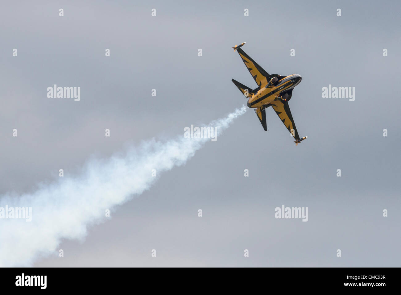 15.07.2012. Del aeropuerto de Farnborough, Hampshire, Inglaterra. El Farnborough International Airshow 2012 Corea del Sur Águilas Negras T-50 "Águila Real". El airshow es siete días de feria internacional de la industria aeroespacial visitadas por cientos de miles de entusiastas de la aviación. Foto de stock