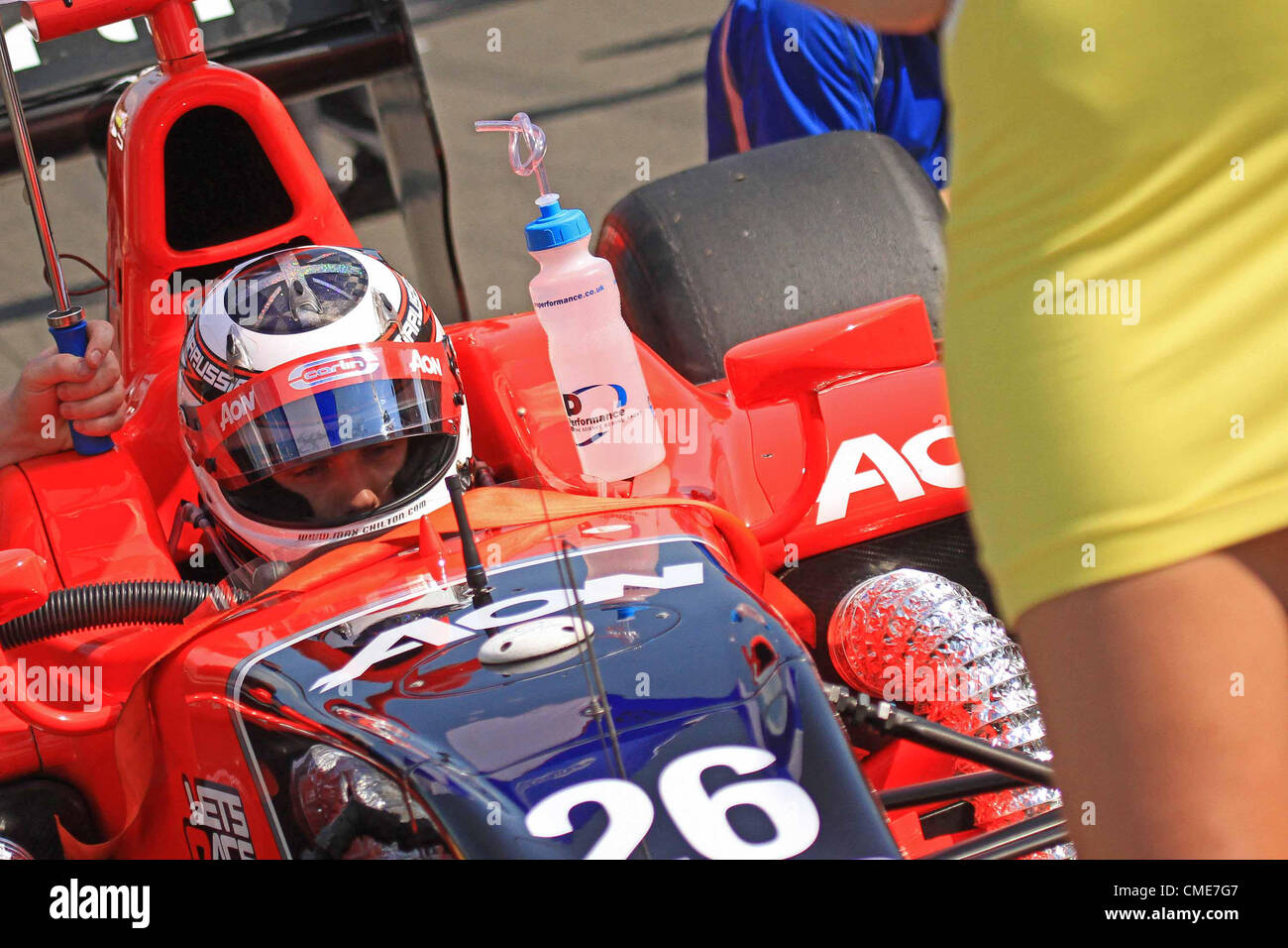 28.07.2012. Budapest, Hungría. FIA de carreras de GP2. Max Chilton en la rejilla "ojos abajo max" Foto de stock