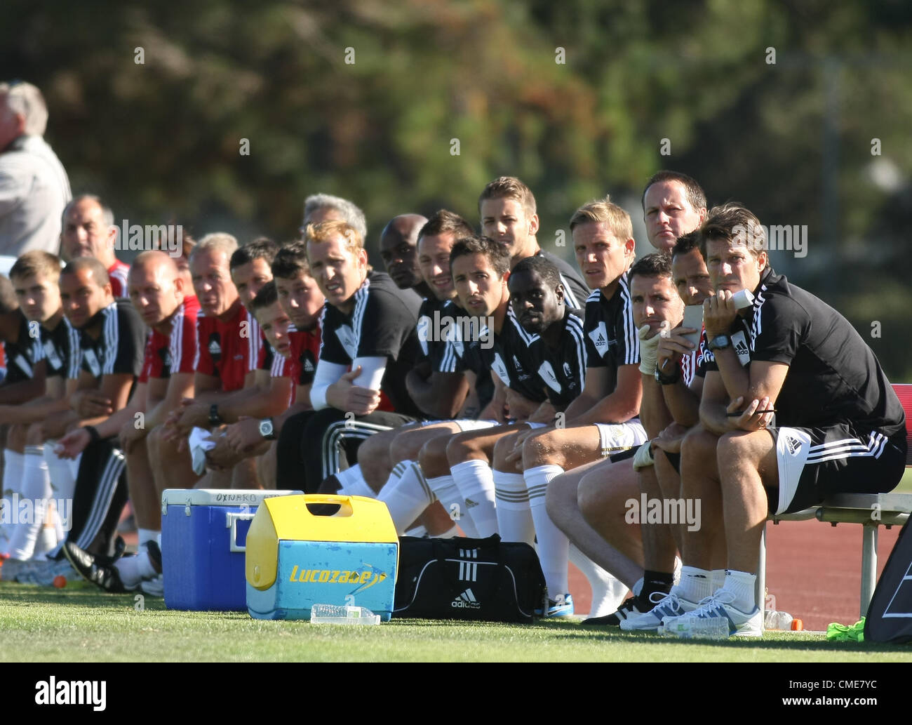 MICHAEL LAUDRUP sentó en el Ben Swansea City A.F.C. MANAGER OXNARD CALIFORNIA EE.UU. el 28 de julio de 2012 Foto de stock