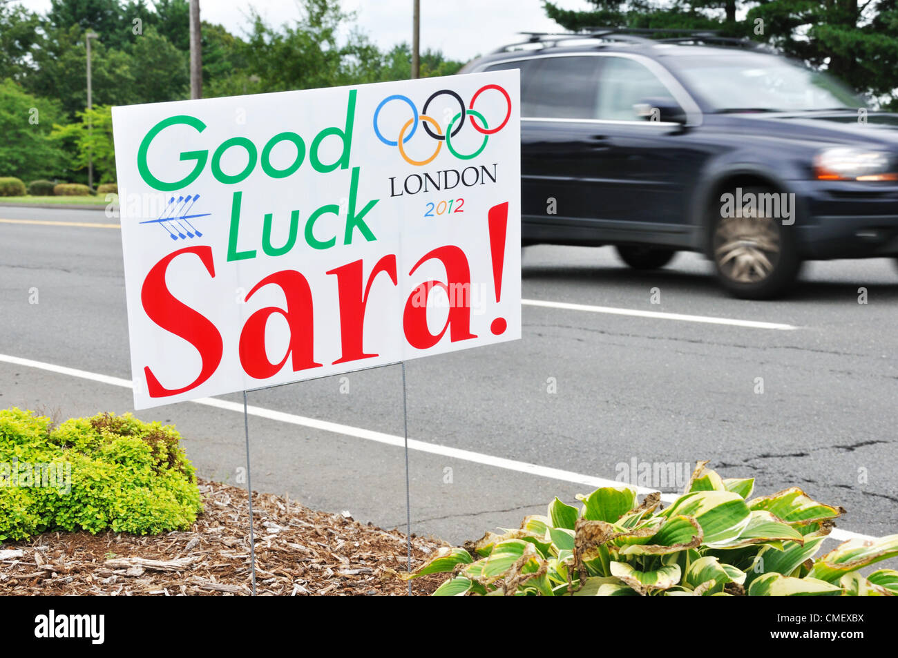 Asistencia en carretera póster para Connecticut remero Sara Hendershot que calificaron para la final en las Olimpiadas de Verano. Avon, Connecticut, EE.UU. Foto de stock