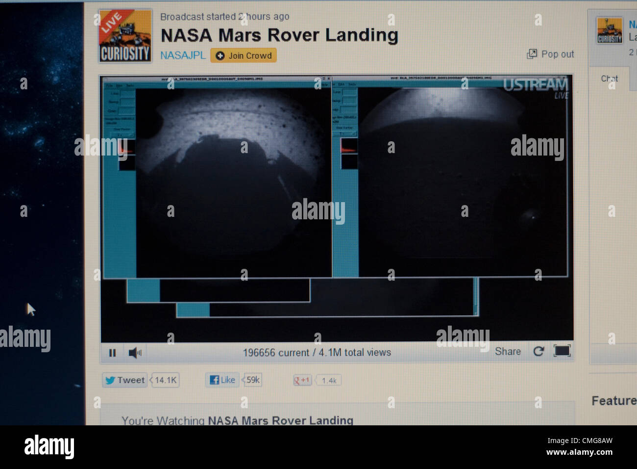 6 de agosto de 2012. Ee.Uu.. Live Stream de aterrizaje Mars Rover de la NASA. Una pantalla de ordenador vista de las primeras imágenes de la superficie de Marte y que el Rover curiosidad enviada de vuelta al Laboratorio de Propulsión a Chorro en el Instituto de Tecnología de California en Pasadena California minutos después de tocar abajo de forma segura sobre la superficie del planeta. Foto de stock