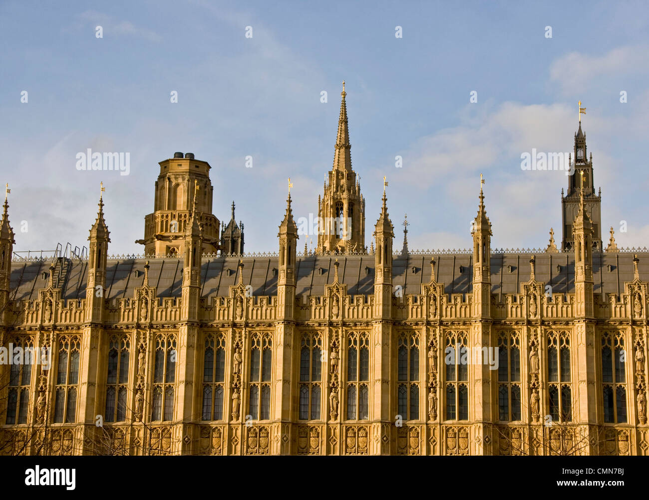 Lado Oeste Casas del Parlamento listado como grado 1, sitio del patrimonio mundial de la UNESCO y sede del gobierno británico Londres Inglaterra Europa Foto de stock