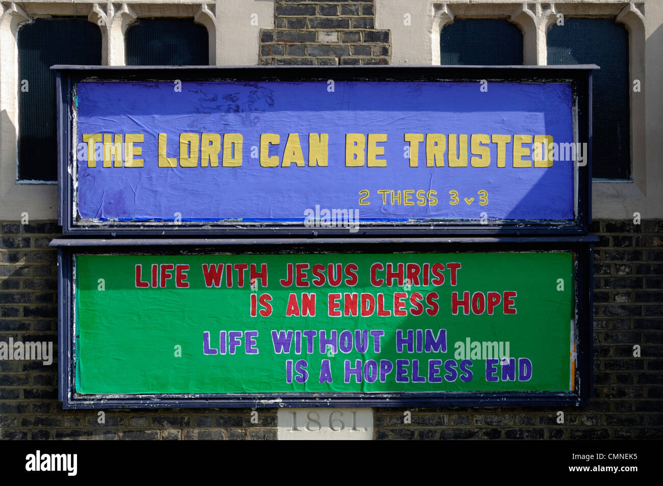 Letreros afuera de una iglesia evangélica, Londres, Inglaterra Fotografía de stock - Alamy Letreros afuera de una iglesia evangélica, Londres, Inglaterra Fotografía de stock - Alamy