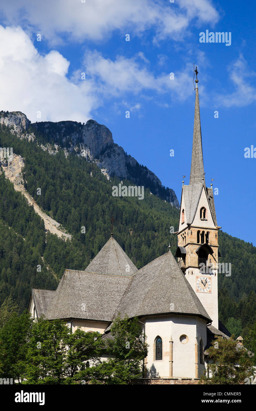 Iglesia de Moena, Trentino Alto Adige Foto de stock